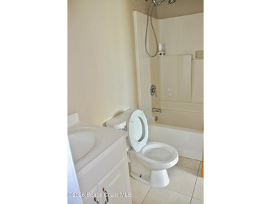 Bright and airy, Spacious well-maintained Duplex just a couple - photo 22