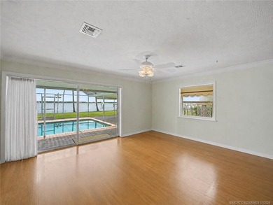 Experience an extraordinary waterfront lifestyle from one of - photo 29