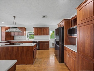 Experience an extraordinary waterfront lifestyle from one of - photo 33