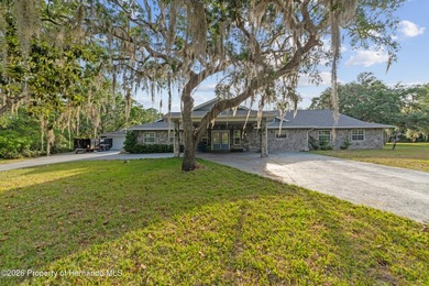 -SELLER MOTIVATED TO SELL- Private Estate Living with Room to - photo 2