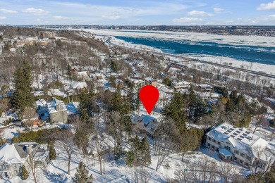 Lake Home For Sale in QuéBec (Sainte-Foy/Sillery/Cap-Rouge), QC