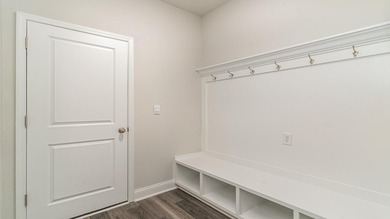 Unique floorplan with plenty of space to spread out and a - photo 13