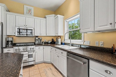 Stunning custom-crafted Lake Michigan retreat offering the - photo 13