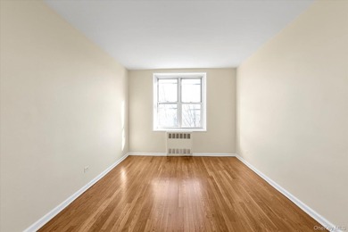 Very Sunny and Spacious Corner Apartment in the Exclusive - photo 13