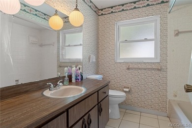 Nestled on approximately 1.6 acres in Homosassa, this charming - photo 14
