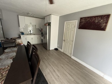 Don't miss this beautifully renovated, centrally located - photo 16