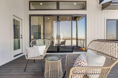 Welcome to this stunning home with a light-filled entry that - photo 18