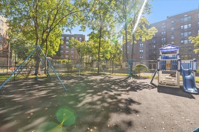 Very Sunny and Spacious Corner Apartment in the Exclusive - photo 18