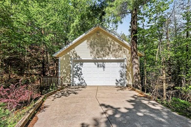 Stunning custom-crafted Lake Michigan retreat offering the - photo 34