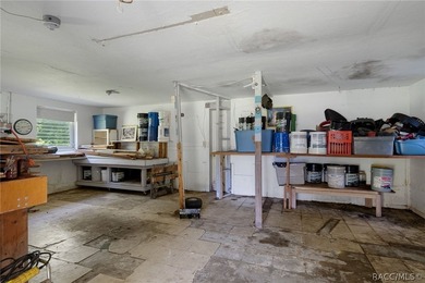 Nestled on approximately 1.6 acres in Homosassa, this charming - photo 34