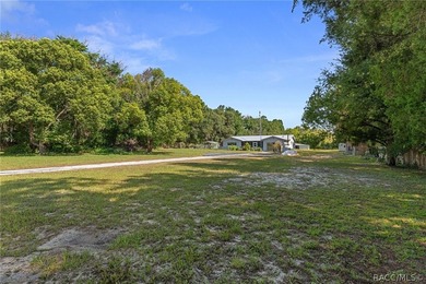 Nestled on approximately 1.6 acres in Homosassa, this charming - photo 35