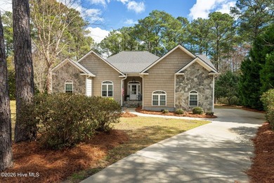 Exceptional home in sought after Pelican Reef! This 3 bedroom, 2 - photo 1