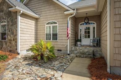 Exceptional home in sought after Pelican Reef! This 3 bedroom, 2 - photo 2