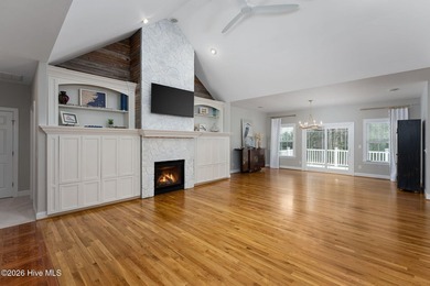 Exceptional home in sought after Pelican Reef! This 3 bedroom, 2 - photo 7
