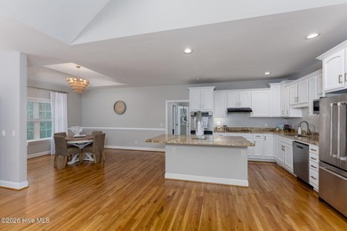 Exceptional home in sought after Pelican Reef! This 3 bedroom, 2 - photo 10