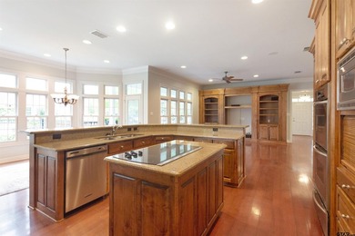Welcome to this beautifully updated 5-bedroom, 4-bathroom home - photo 11