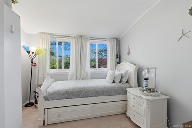 Welcome to 26 Woodchuck Lane in Setauket, located in the highly - photo 14