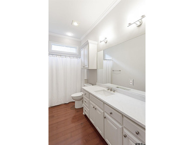 Welcome to this beautifully updated 5-bedroom, 4-bathroom home - photo 22