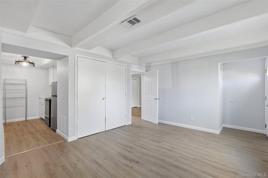 Welcome to 26 Woodchuck Lane in Setauket, located in the highly - photo 22