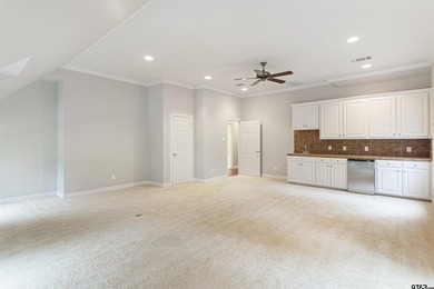 Welcome to this beautifully updated 5-bedroom, 4-bathroom home - photo 25