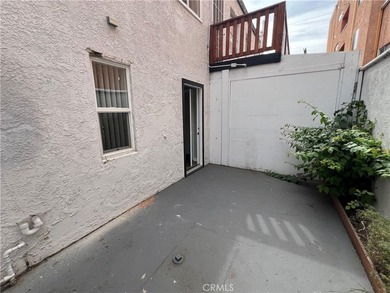 This property is located along Venice Blvd and features 5 units - photo 27