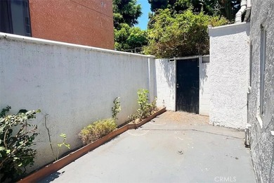 This property is located along Venice Blvd and features 5 units - photo 28