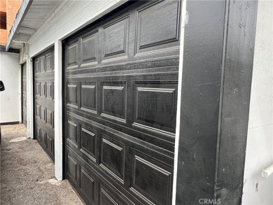 This property is located along Venice Blvd and features 5 units - photo 29