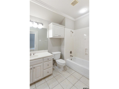 Welcome to this beautifully updated 5-bedroom, 4-bathroom home - photo 30