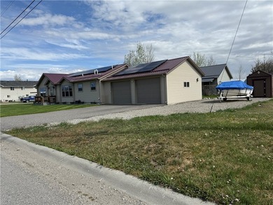 Beautifully maintained 3-bedroom, 2 full bath home offering - photo 5
