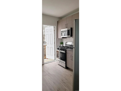 Turnkey 3-unit multifamily in Van Nest, two blocks from the 2 & - photo 3