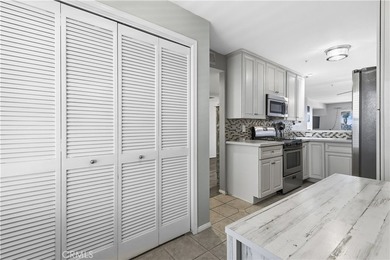 Picture your mornings starting in the custom updated kitchen - photo 6