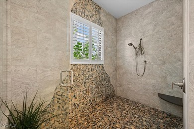 LUXURY RIVERFRONT LIVING. Custom Carlton-Naumann 6,394 Sq. ft - photo 14