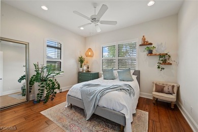 LUXURY RIVERFRONT LIVING. Custom Carlton-Naumann 6,394 Sq. ft - photo 16