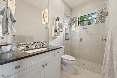 LUXURY RIVERFRONT LIVING. Custom Carlton-Naumann 6,394 Sq. ft - photo 19