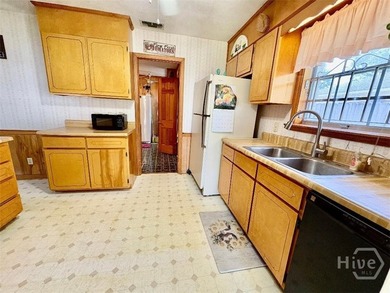 Over 2,500 sq feet on the island at a fantastic price. The - photo 19