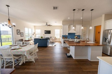 *** JUST RECENTLY REDUCED***Resort-style living with direct - photo 23