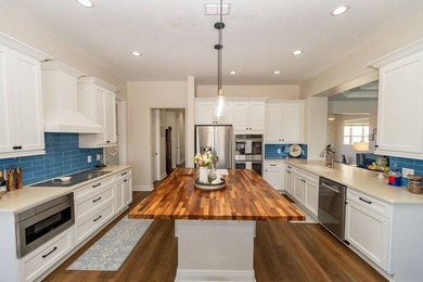 *** JUST RECENTLY REDUCED***Resort-style living with direct - photo 24