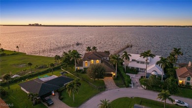 LUXURY RIVERFRONT LIVING. Custom Carlton-Naumann 6,394 Sq. ft - photo 26