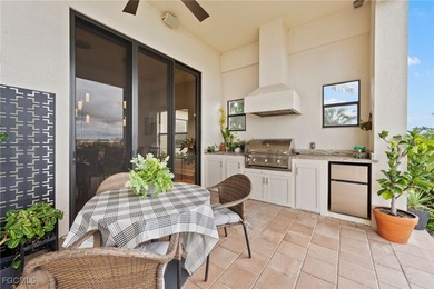 LUXURY RIVERFRONT LIVING. Custom Carlton-Naumann 6,394 Sq. ft - photo 28