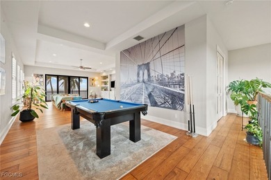 LUXURY RIVERFRONT LIVING. Custom Carlton-Naumann 6,394 Sq. ft - photo 29