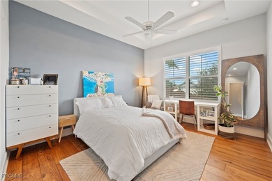 LUXURY RIVERFRONT LIVING. Custom Carlton-Naumann 6,394 Sq. ft - photo 33