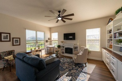 *** JUST RECENTLY REDUCED***Resort-style living with direct - photo 33