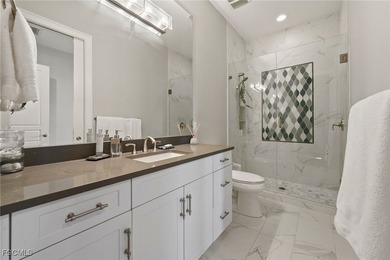 LUXURY RIVERFRONT LIVING. Custom Carlton-Naumann 6,394 Sq. ft - photo 34