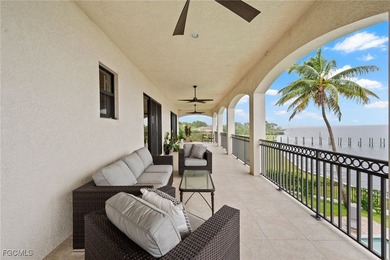 LUXURY RIVERFRONT LIVING. Custom Carlton-Naumann 6,394 Sq. ft - photo 38