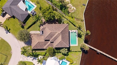 LUXURY RIVERFRONT LIVING. Custom Carlton-Naumann 6,394 Sq. ft - photo 41