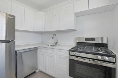 Luxury 1-Bd. Co-op with Balcony, Swimming Pool, Doormen & - photo 3