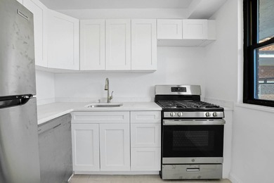 Luxury 1-Bd. Co-op with Balcony, Swimming Pool, Doormen & - photo 4