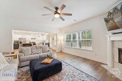 Spacious 4-bedroom 2.5 bath home features grand foyer with - photo 9