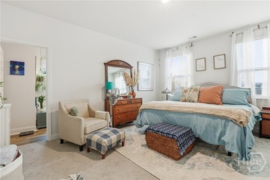 Welcome to 564 Foxtail Drive in Richmond Hill's sought-after - photo 8