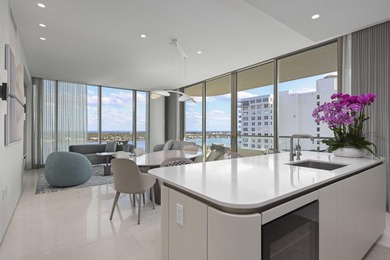 NEW, Turn-key, move-in ready residence with stunning waterfront - photo 2